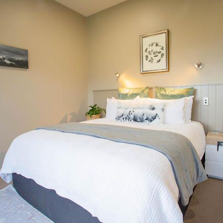 Dunluce Boutique B&B Te Anau Exteriör bild