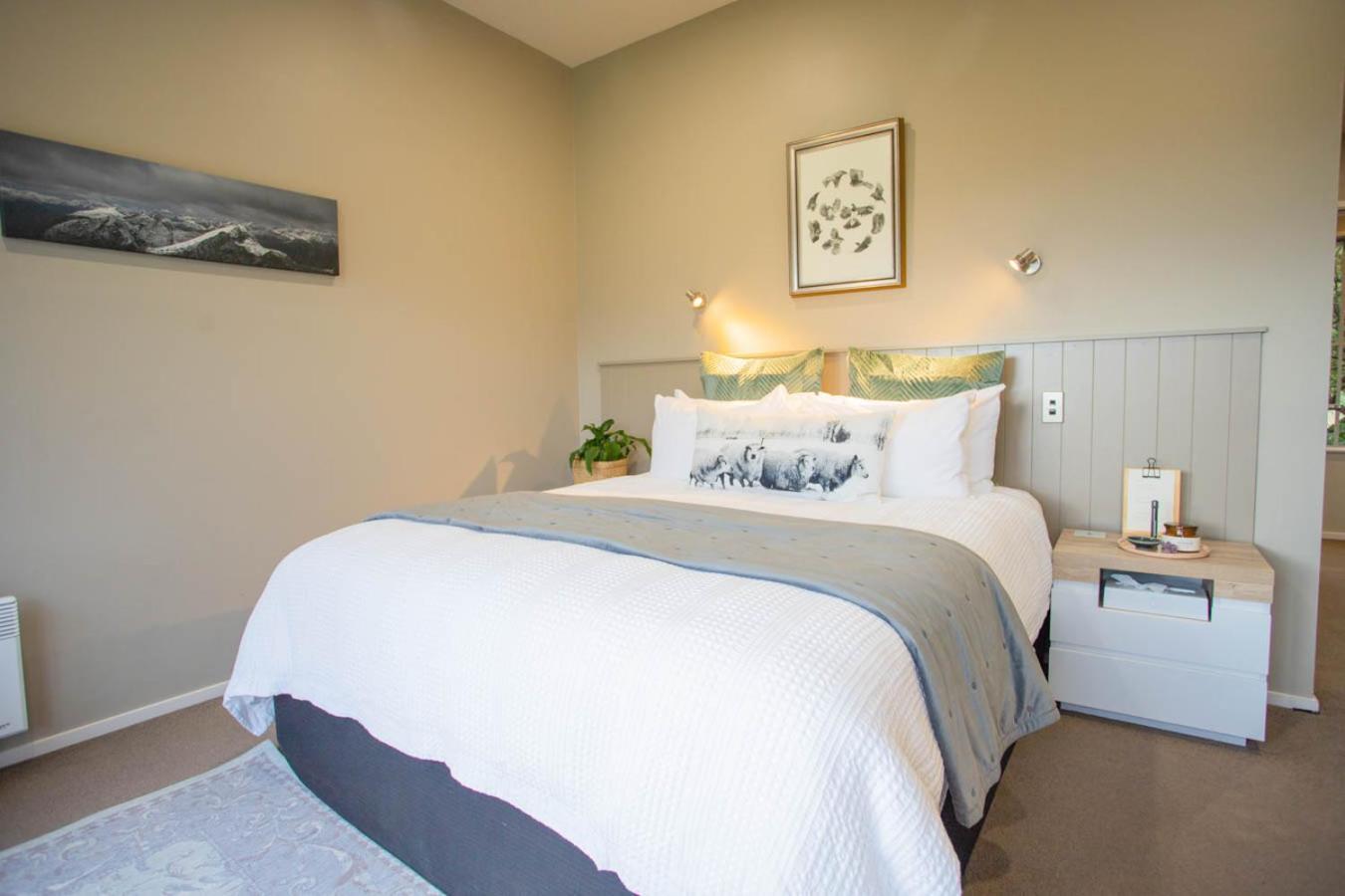Dunluce Boutique B&B Te Anau Exteriör bild